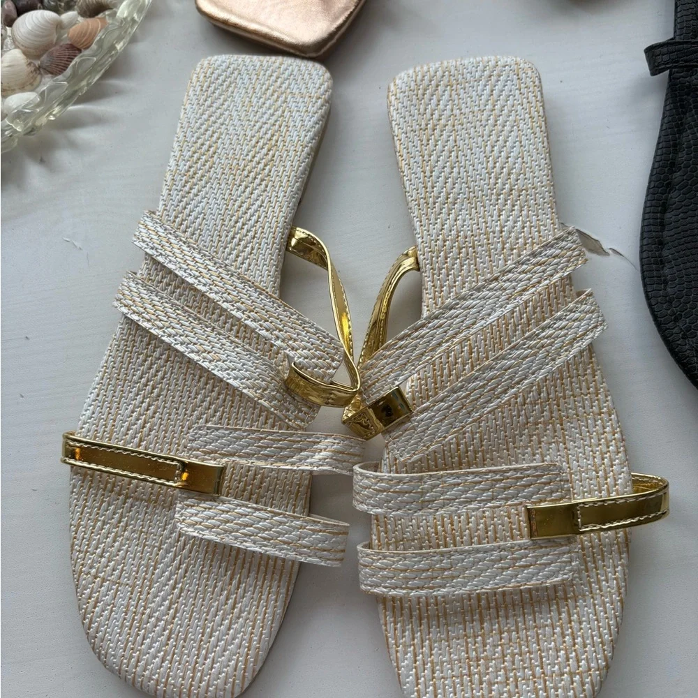 Bundle of 4 Women’s Sandals - Picture 2 of 5